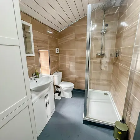 2 Bed - City Centre Flat - Bradford - Ideal For Relocation, Family Getaway Or Working Professionals Apartment Bradford (West Yorkshire)