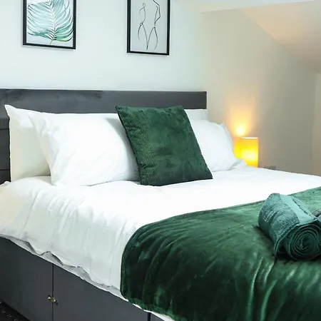 2 Bed - City Centre Flat - Bradford - Ideal For Relocation, Family Getaway Or Working Professionals