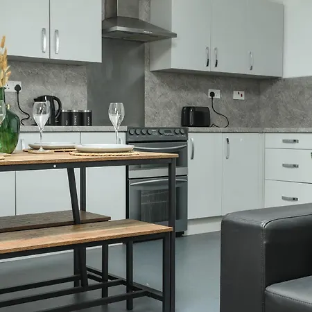 2 Bed - City Centre Flat - Bradford - Ideal For Relocation, Family Getaway Or Working Professionals Bradford (West Yorkshire)