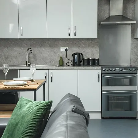2 Bed - City Centre Flat - Bradford - Ideal For Relocation, Family Getaway Or Working Professionals Bradford (West Yorkshire)